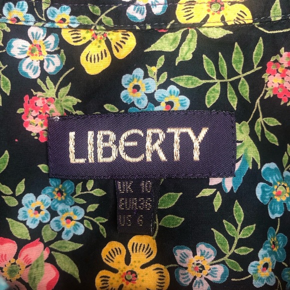 LIBERTY Women's Button Front Shirt Floral Dark Long Sleeve Collared US Size 6 - Picture 2 of 14